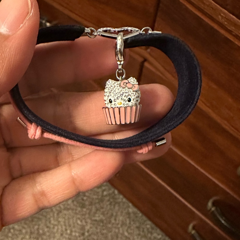 Hello Kitty Bracelet w/Charm